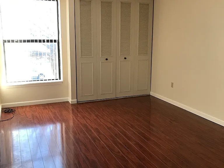 66 Shrewsbury Green Dr #J — Photo 6