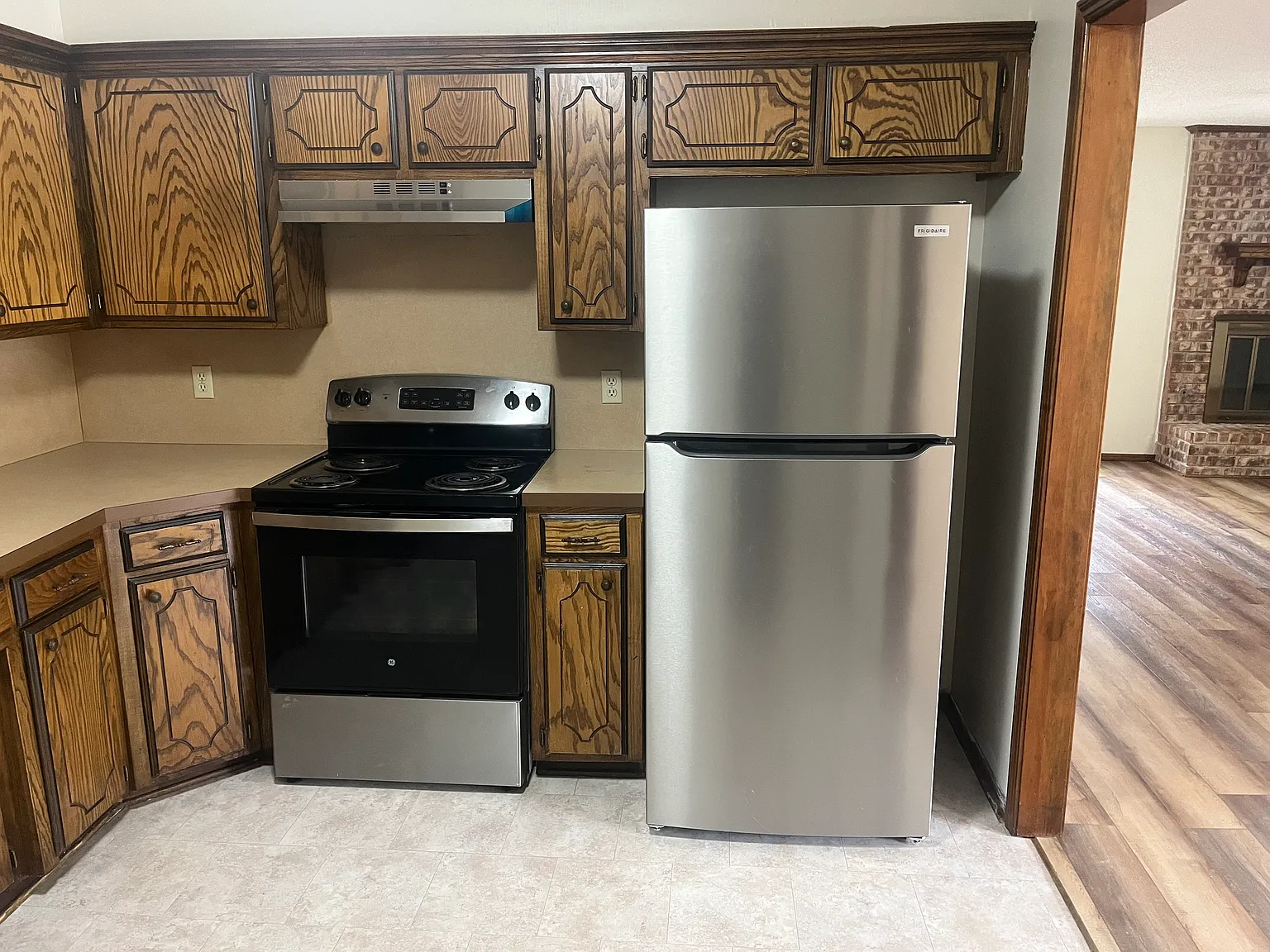 3 bed, 1400 sqft, $1,500 — Photo 1