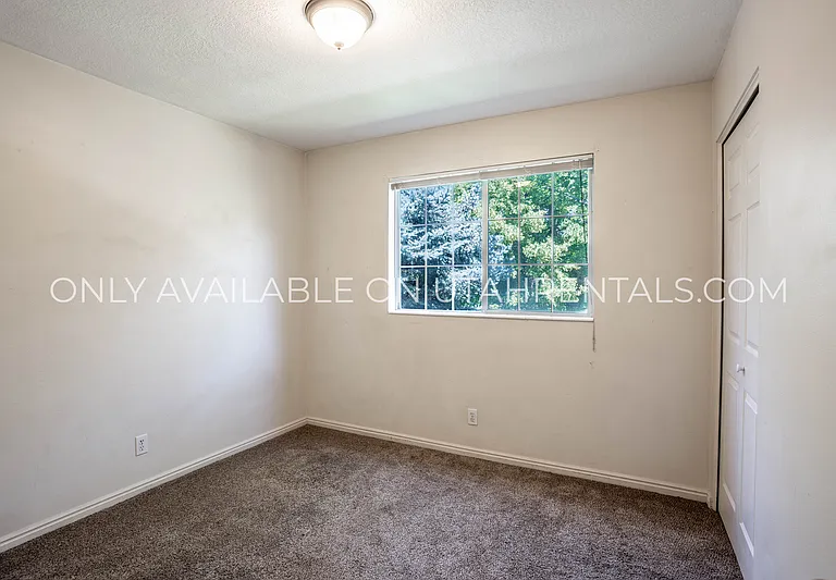 1214 W 1380 N — Photo 14