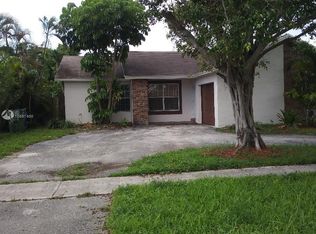 8920 N Johnson St, Pembroke Pines, FL 33024