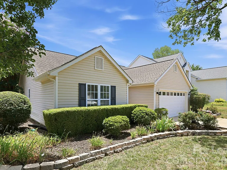 9501 Constitution Hall Dr — Photo 27