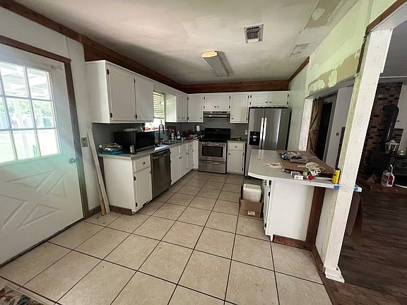 5th image of 720 E Marshall Ave