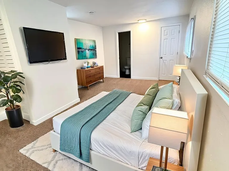 3428 W Colorado Ave #8 — Photo 4