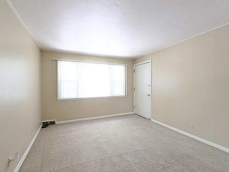 3517 Apple St — Photo 2