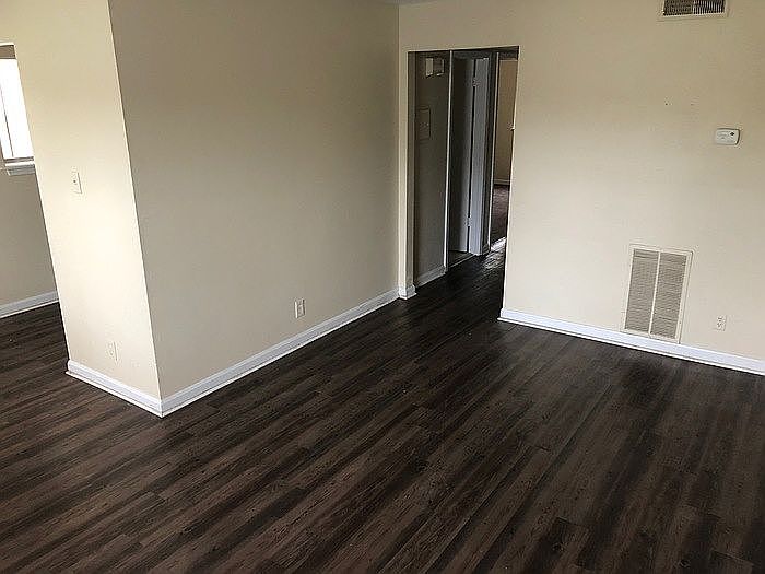 2nd image of 3712 Noblitt Dr APT 4