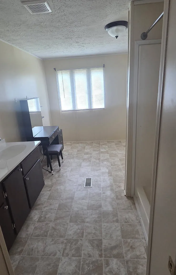 4 bed, 1500 sqft, $1,700 — Photo 3