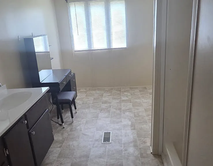 121 Edwards St — Photo 3