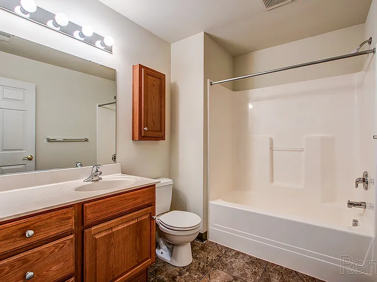 Hempfield Commons — Photo 18