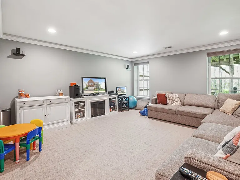 18119 Camdenhurst Dr — Photo 27