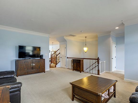 DR combo or large family rm