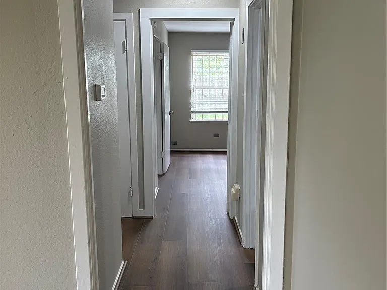 5914 Ridgeway Dr — Photo 4