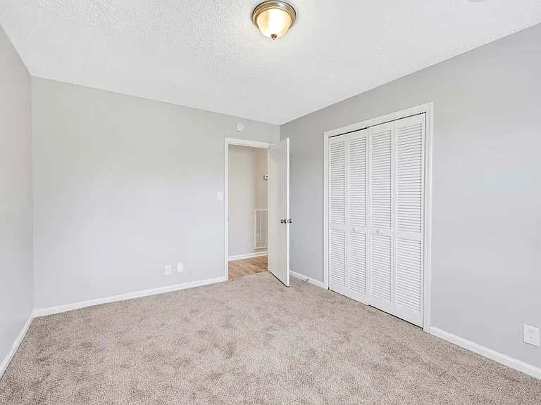 124 Lake Terrace Cir — Photo 11