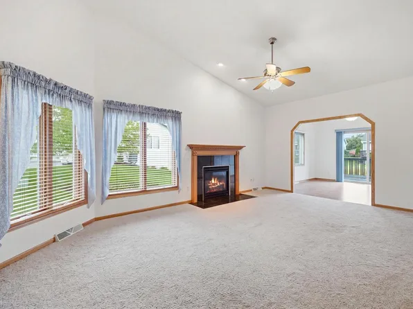 W206N16187 Stonebrook DRIVE, Jackson, WI 53037