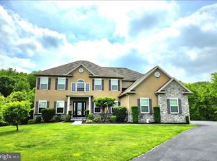 710 Myrtle Ct, New Cumberland, PA 17070