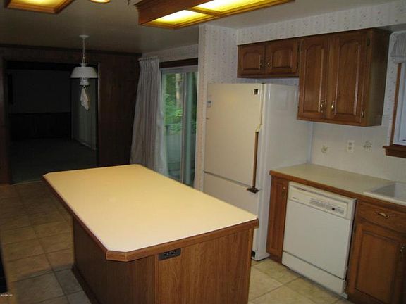 2nd image of 4761 Bowdoin Pines Pl NW