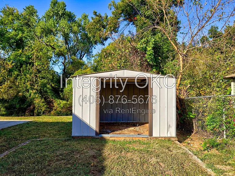 1713 N Page Ave — Photo 37