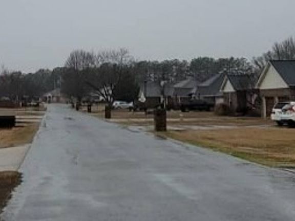 Exterior Neighborhood (street photo)