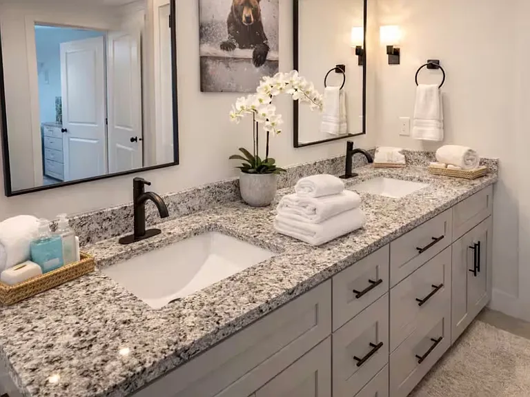 700 N Dupont Ave #211 — Photo 3