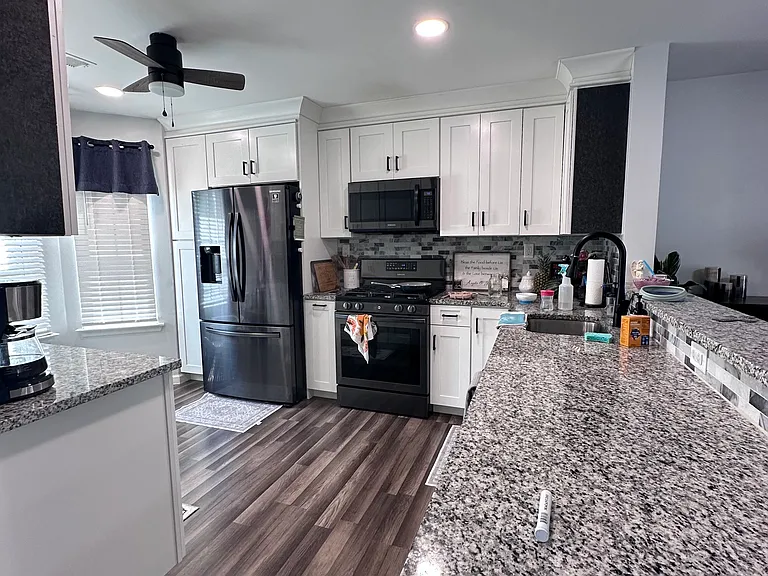 23 Washington Ct — Photo 2