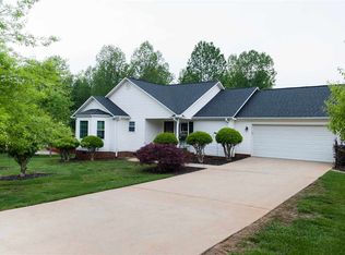 14 Otter Ln, Taylors, SC 29687