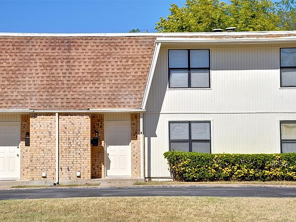 2nd image of 3224 Cortez Dr APT B