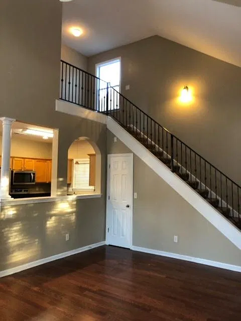 3 bed, 2.5 bath, 1650 sqft, $2,450 — Photo 2