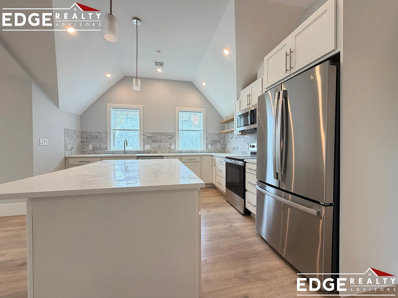 2 bed, 1100 sqft, $3,400 — Photo 4