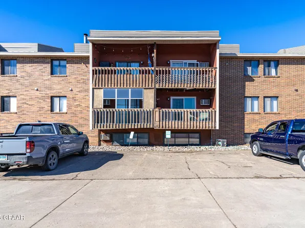 921 32nd Ave S #4, Grand Forks, ND 58201