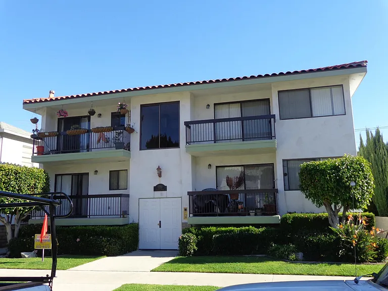 1220 S Leland St #1 — Photo 1
