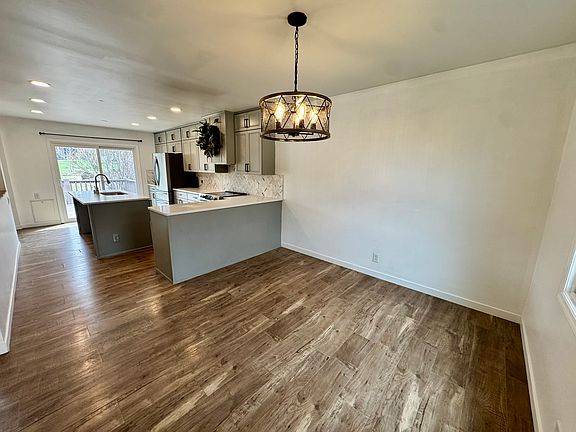 2nd image of 2919 Leawood Dr