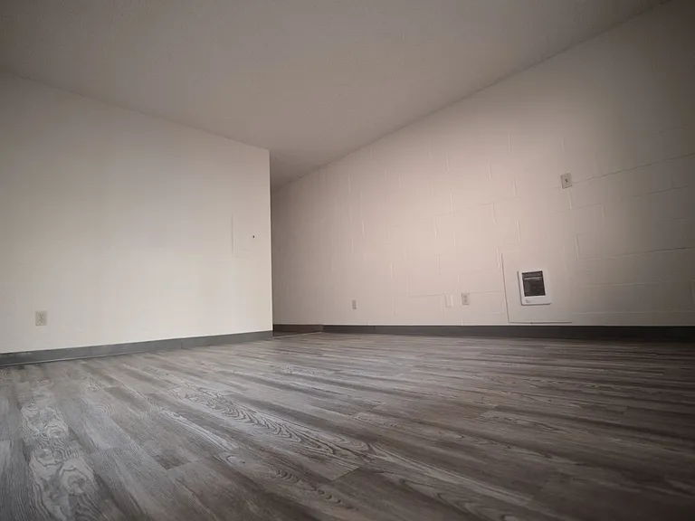 Melrose Court Apartments — Photo 5