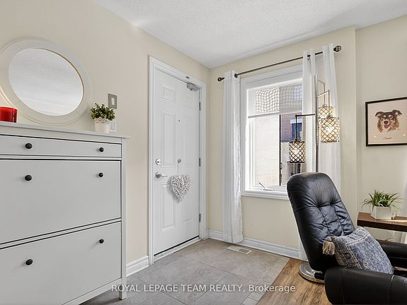 3rd image of 130 A Lindenshade Dr