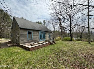 113 Hendricks Rd, Hawley, PA 18428