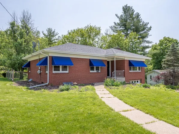 1710 Diane Ct, Dubuque, IA 52003