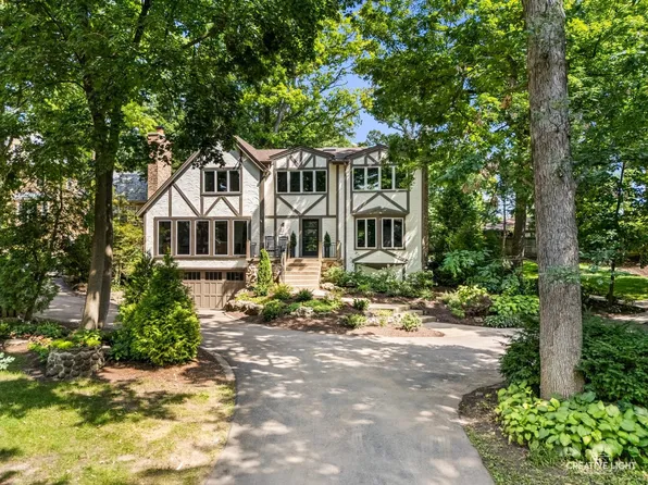 641 Lake Rd, Glen Ellyn, IL 60137