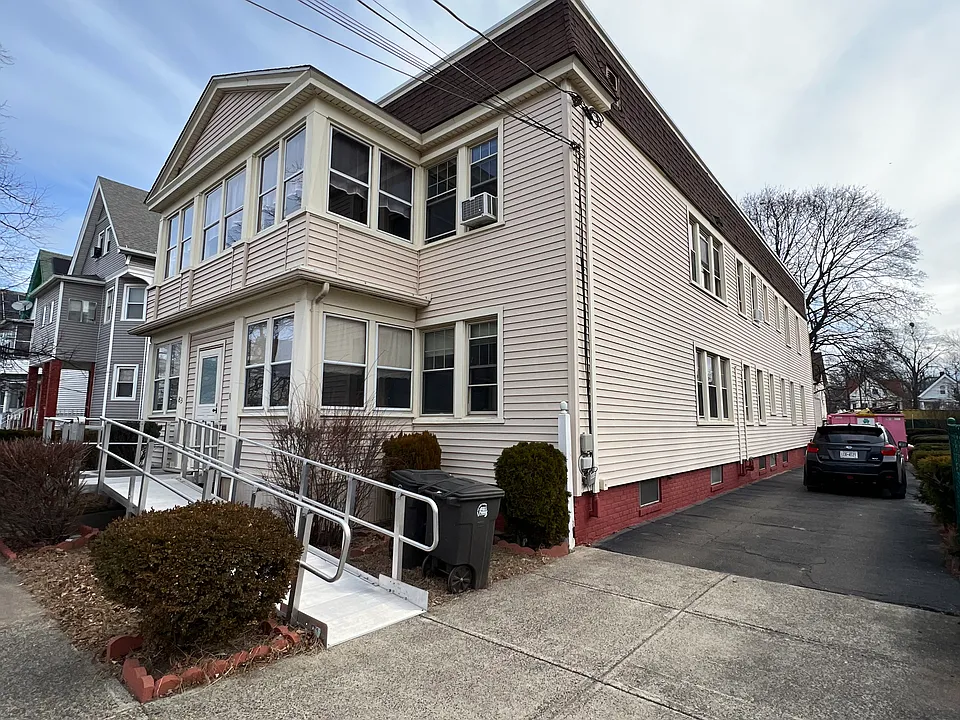 81 Plymouth St #3