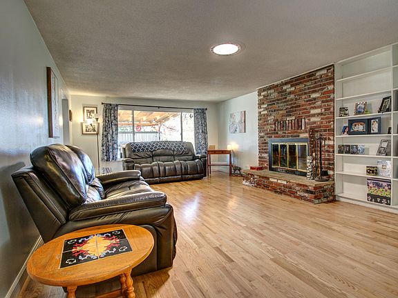 4th image of 1725 Grand Ave