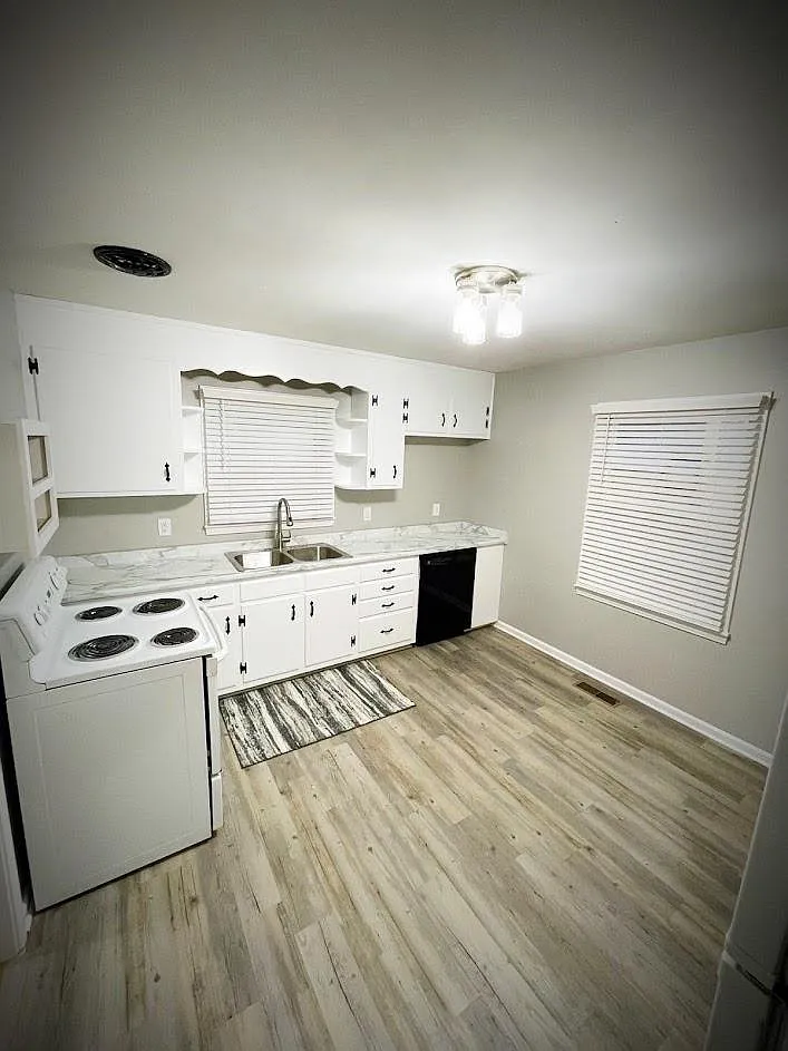45 E Caldwell Ave — Photo 4