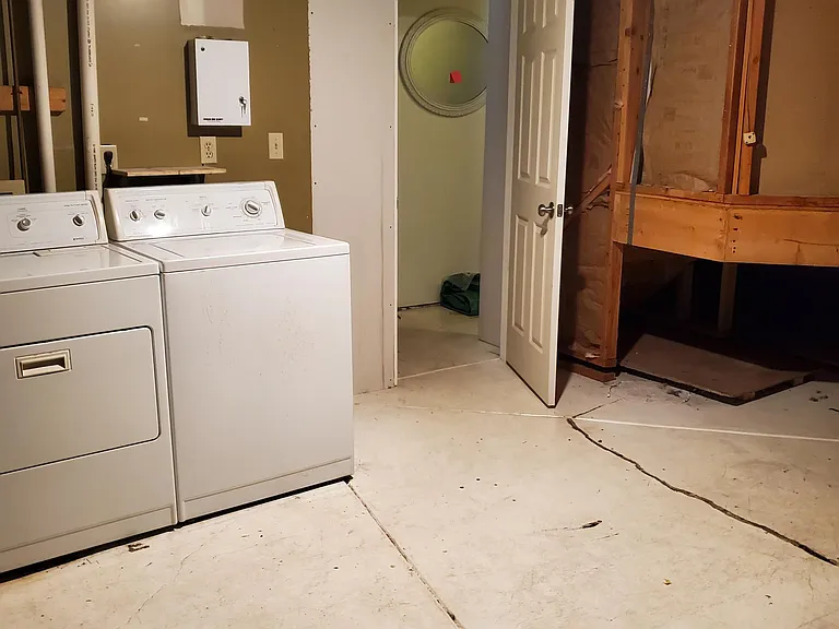 133 Blue Spruce Ct — Photo 32
