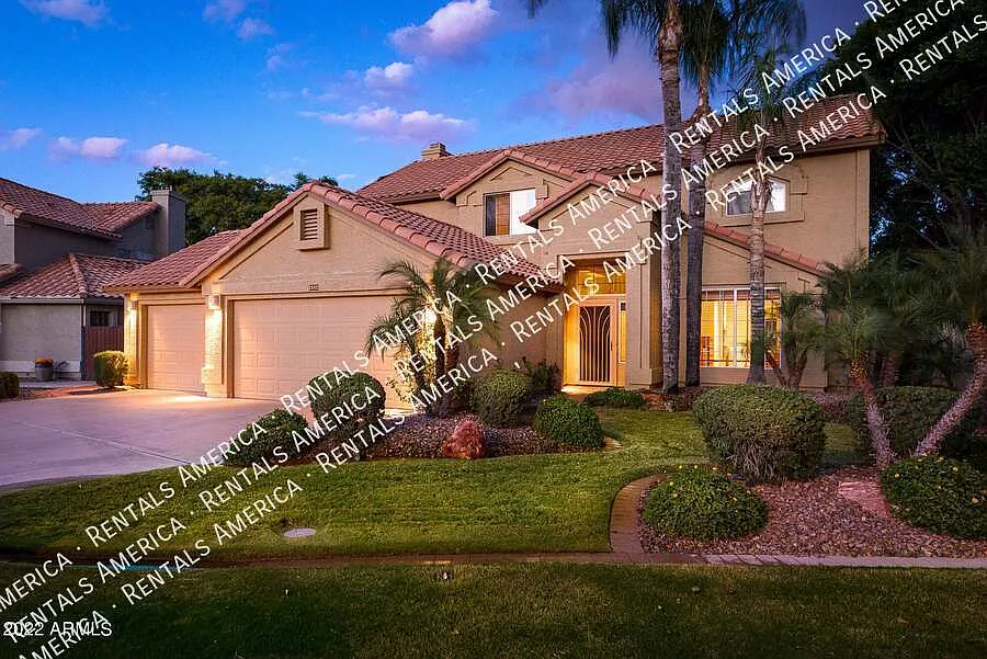 Renovated 5 Bedroom In Waters Edge @ Ocotillo — Photo 1
