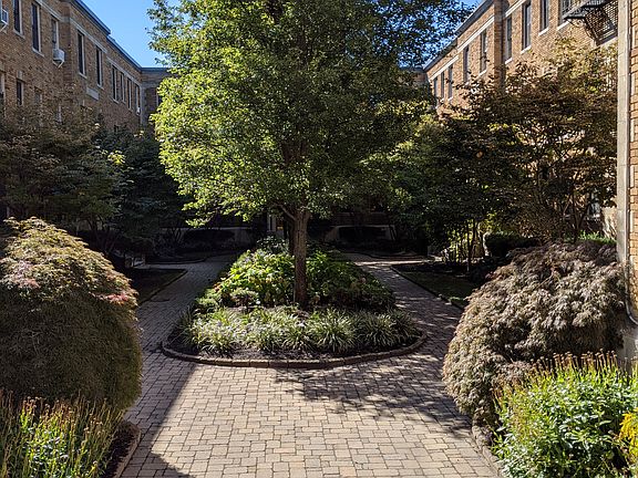 2nd image of 850 Massachusetts Ave APT 14