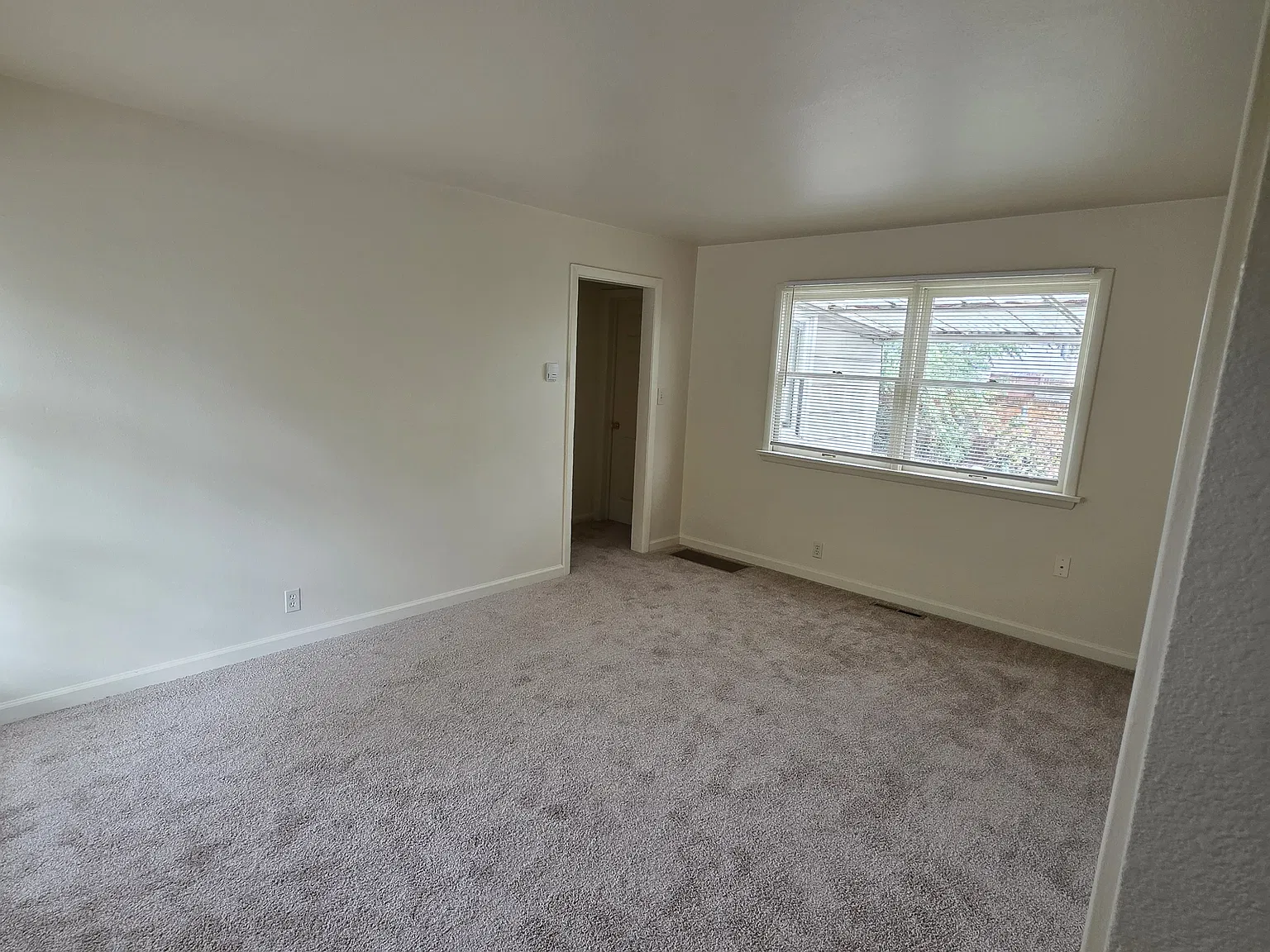 2 bed, 628 sqft, $1,300 — Photo 3