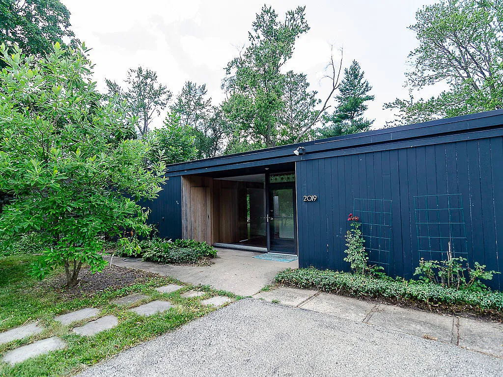 2019 Burlison Dr photo 1
