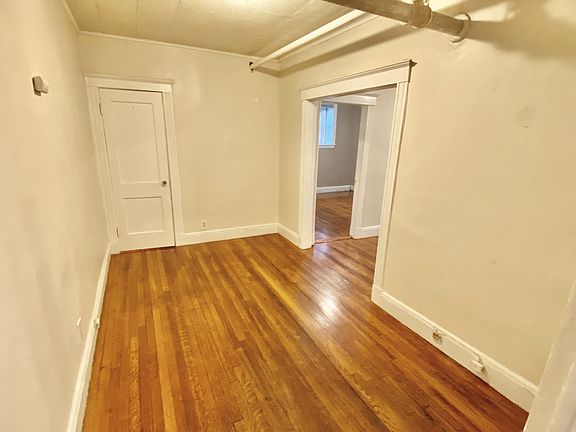 5th image of 29 Mount Hood Rd APT 14