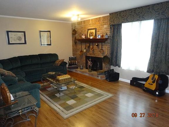 4th image of 802 Williamsburg West Dr