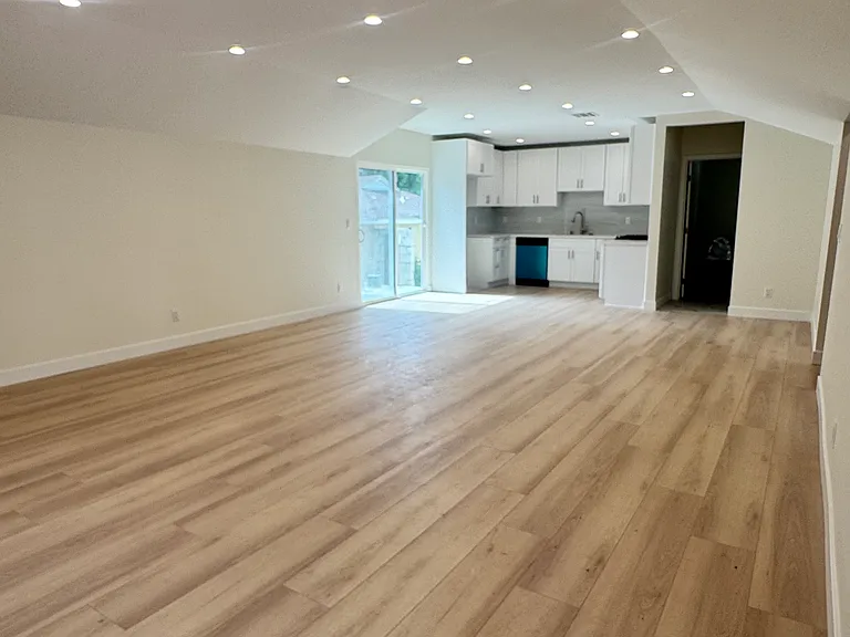 8811 Yates St — Photo 3