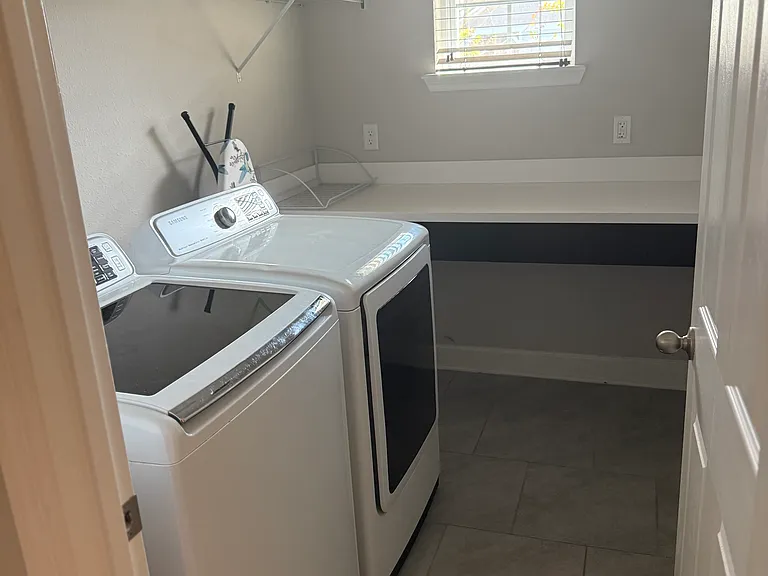 110 Foxcross Ave — Photo 15