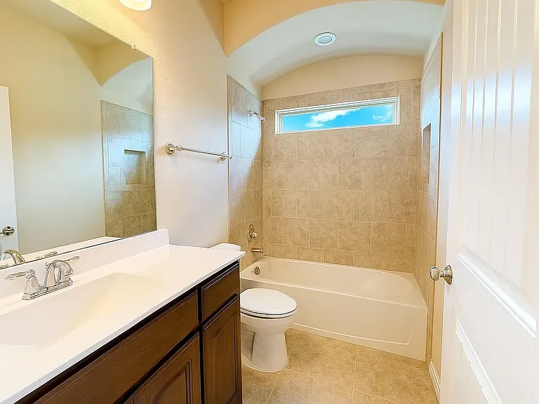 15841 Oak Pointe Dr — Photo 20