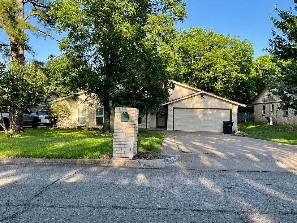 1235 Willowwood Dr