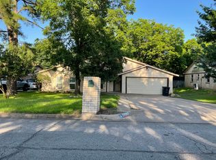 1235 Willowwood Dr, Cleburne, TX 76033